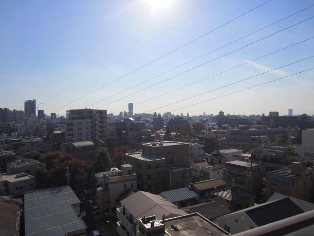 View photos from the dwelling unit. Local (11 May 2013) Shooting