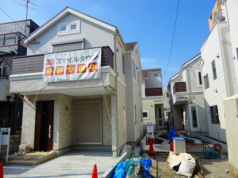 Local appearance photo. Local (08 May 2013) Shooting