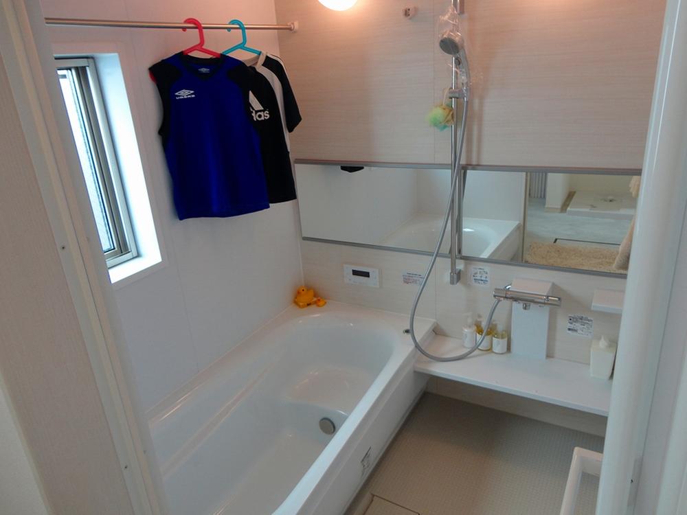 Bathroom. Indoor (08 May 2013) Shooting