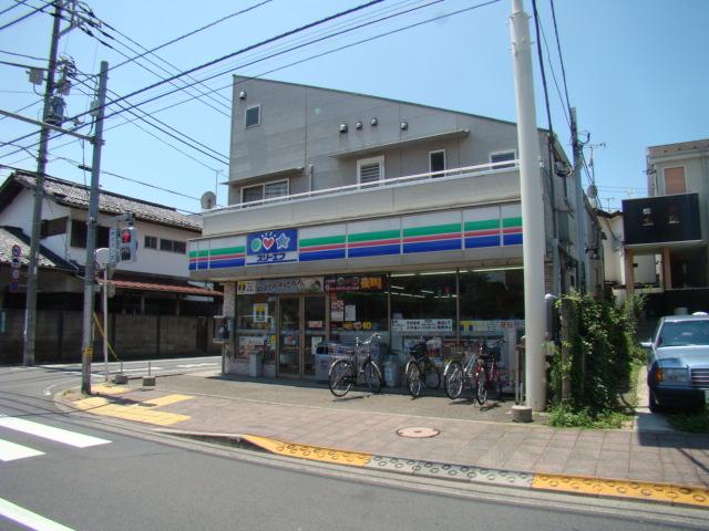 Convenience store. Three F 786m to Setagaya Kamisoshigaya shop