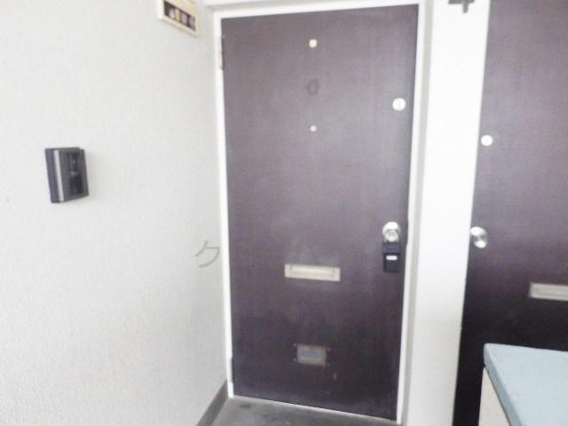 Other common areas. Entrance door