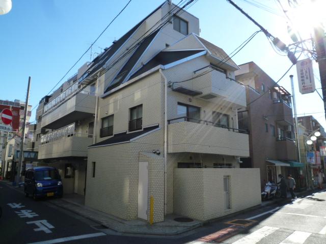 Local appearance photo. Local (12 May 2013) Shooting