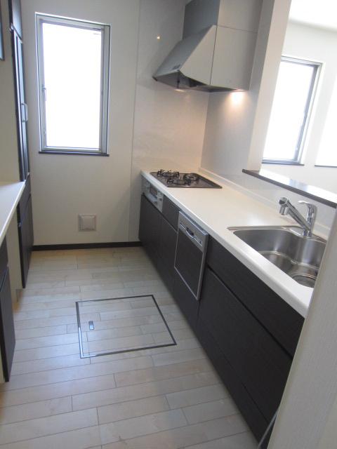 Kitchen. Also in the kitchen next to you there is a lighting window (September 2013 shooting)