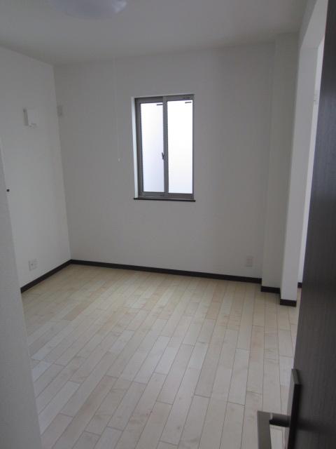 Non-living room. Of bright flooring room (September 2013 shooting)