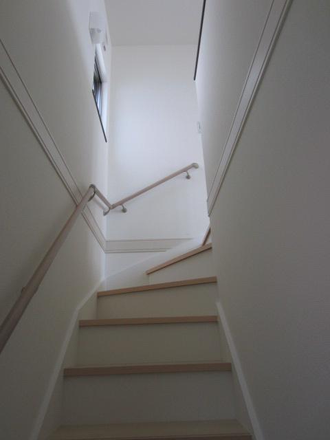 Other introspection. It was also friendly to the elderly, Staircase with auxiliary handrail (September 2013 shooting)