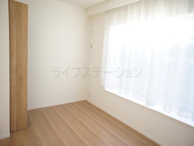 Non-living room. Local (November 19, 2013) Shooting