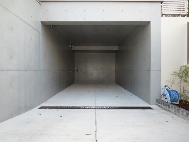 Parking lot. Comfortably garage