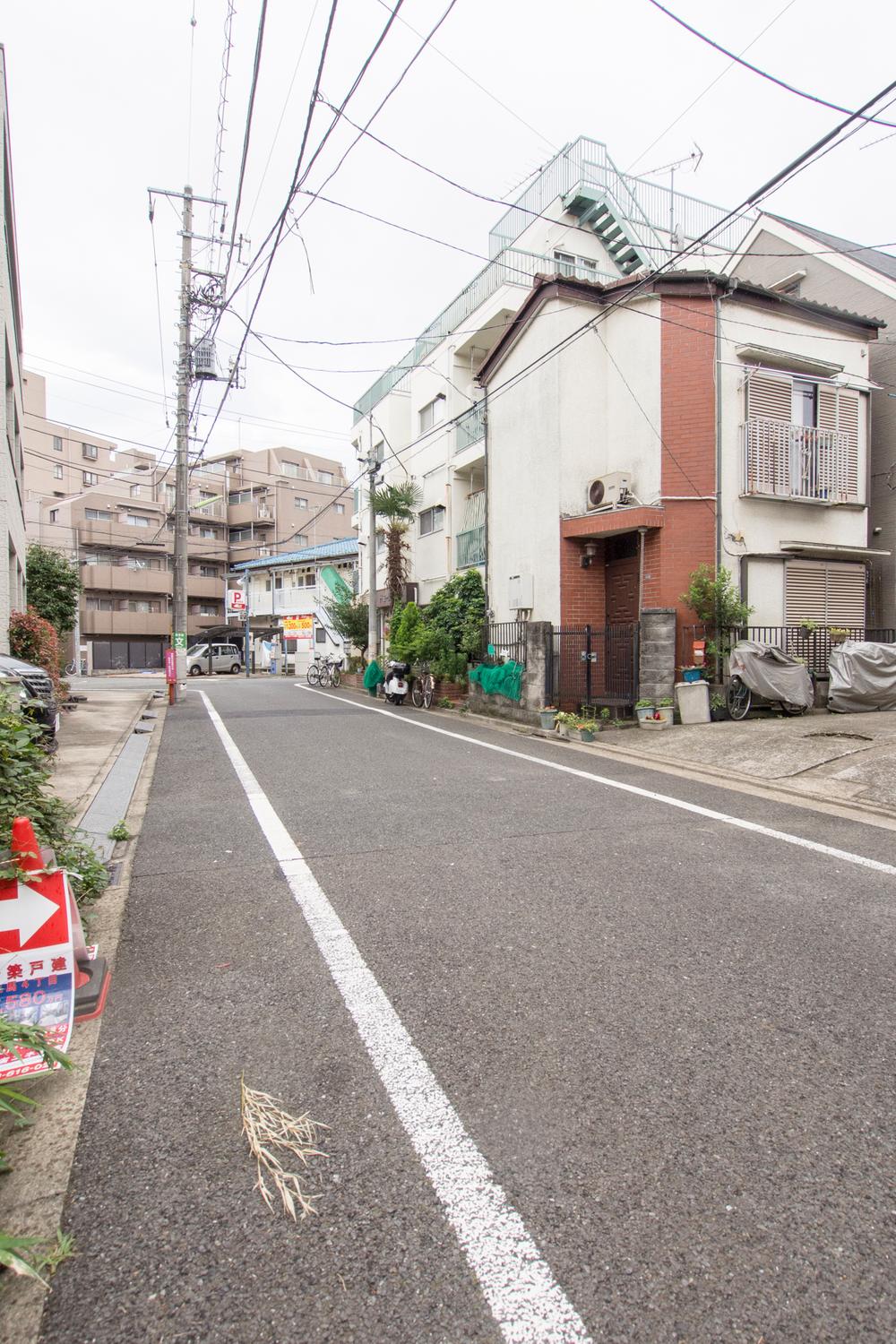 Local photos, including front road. Local (July 2013) Shooting