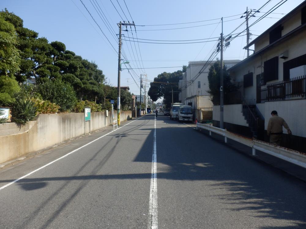 Local photos, including front road. Local (11 May 2013) Shooting