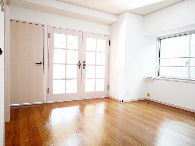 Living. Indoor (October 2010) Shooting