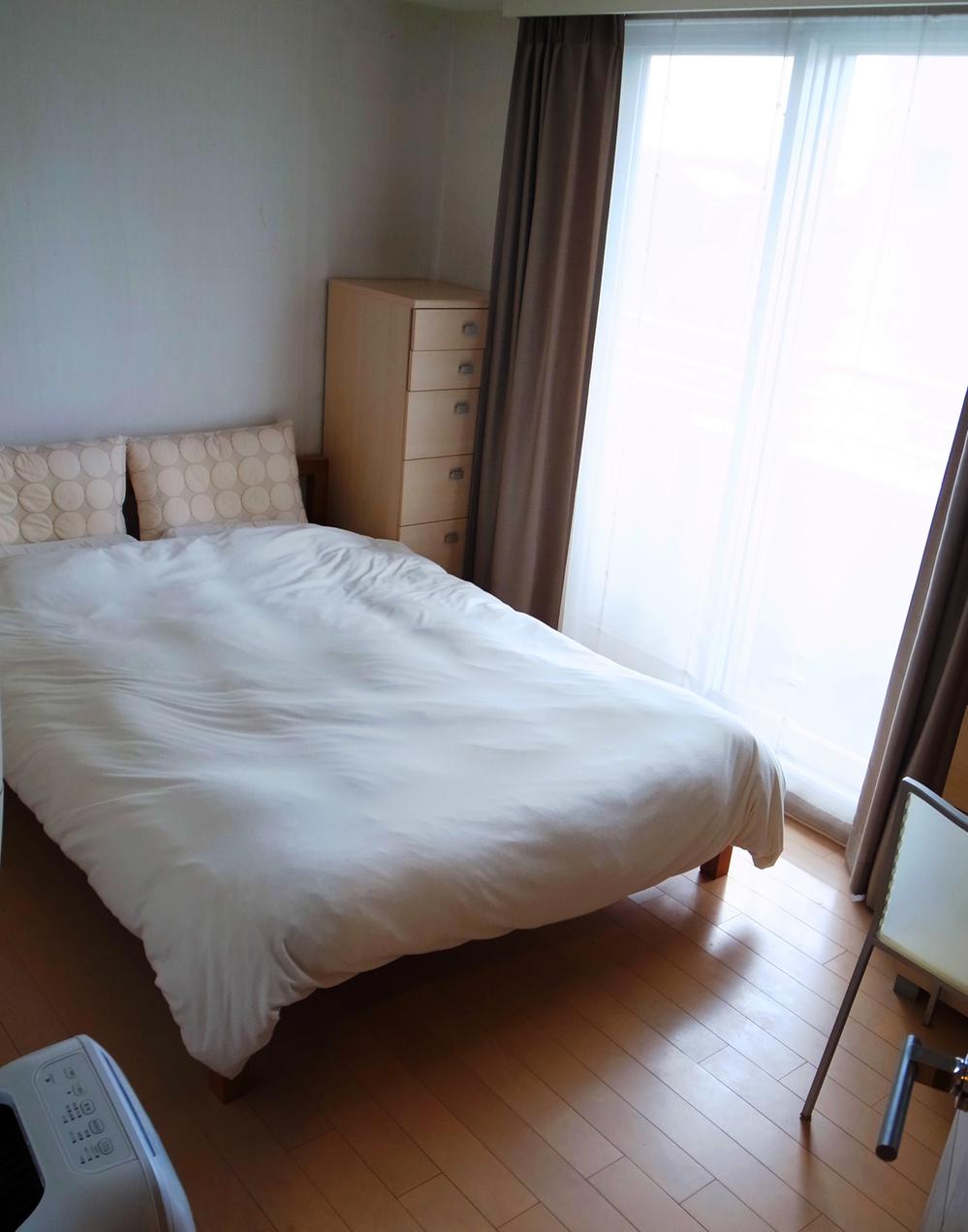 Non-living room. Local (11 May 2013) Shooting