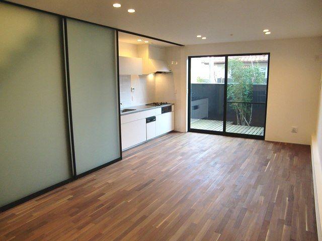 Living. 20 Pledge living