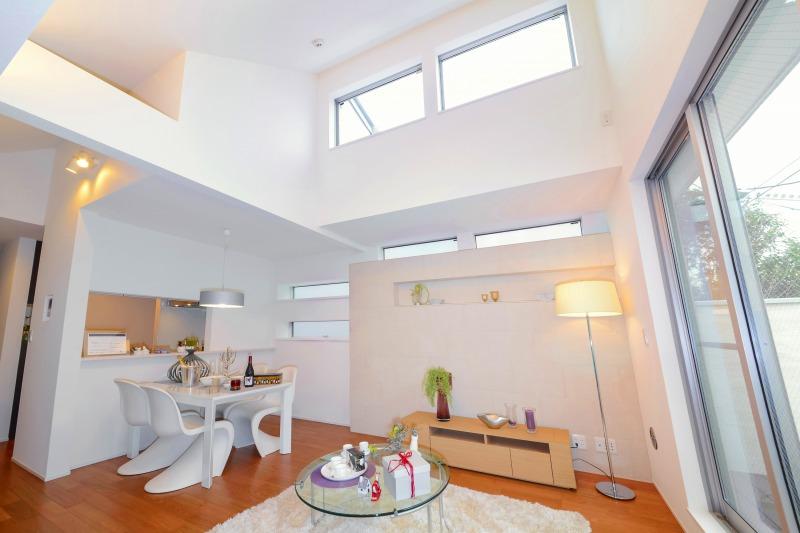 Living. Indoor (12 May 2012) shooting Building B