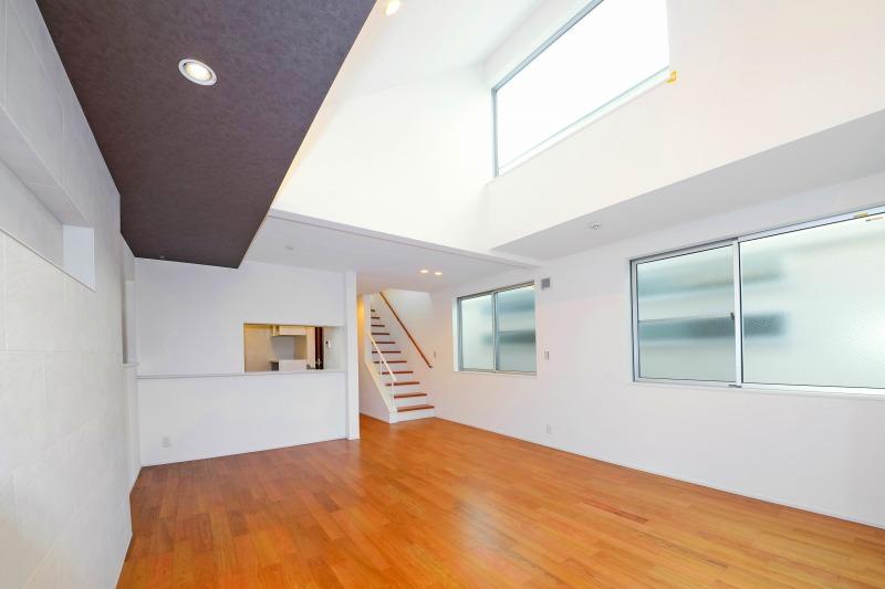 Living. Indoor (12 May 2012) shooting Building A