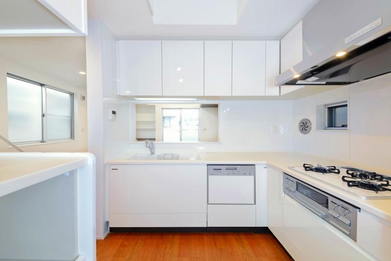 Kitchen. Indoor (12 May 2012) shooting Building A