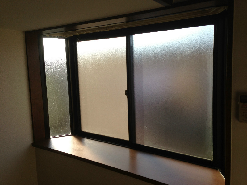 Balcony.  ☆ It is a bay window.  ☆