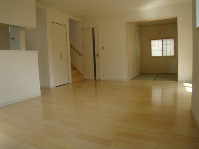 Same specifications photos (living). Same specifications