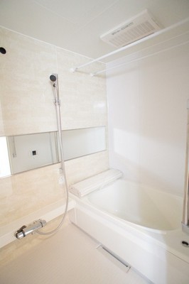 Bath. Bathroom Dryer ・ It is also safe shift bus time with add-fired function!