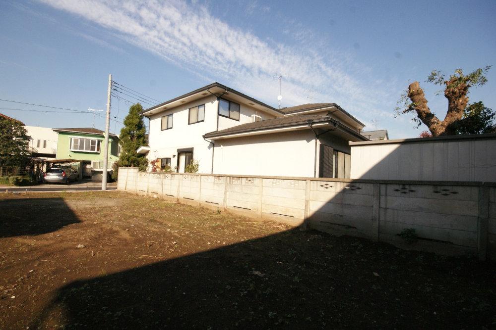 Local land photo. 2 compartment are both 39.34 square meters in shaping land of all two-compartment. Building coverage 50%, Since it is a volume ratio of 100% of the area, It is possible building a large building with a volume. 