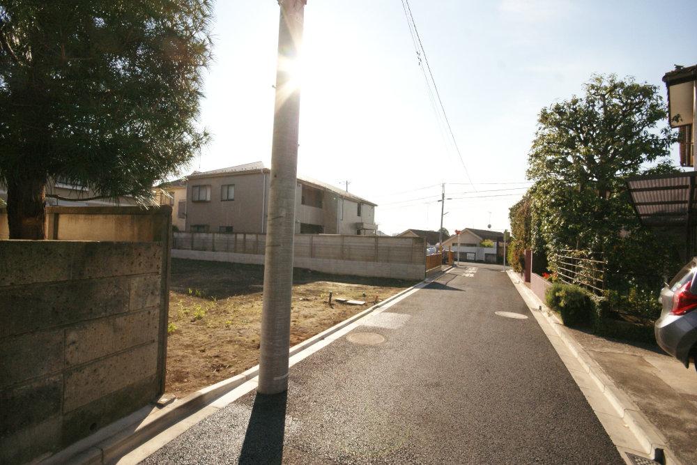 Local photos, including front road. Per yang, As the wind is good. 