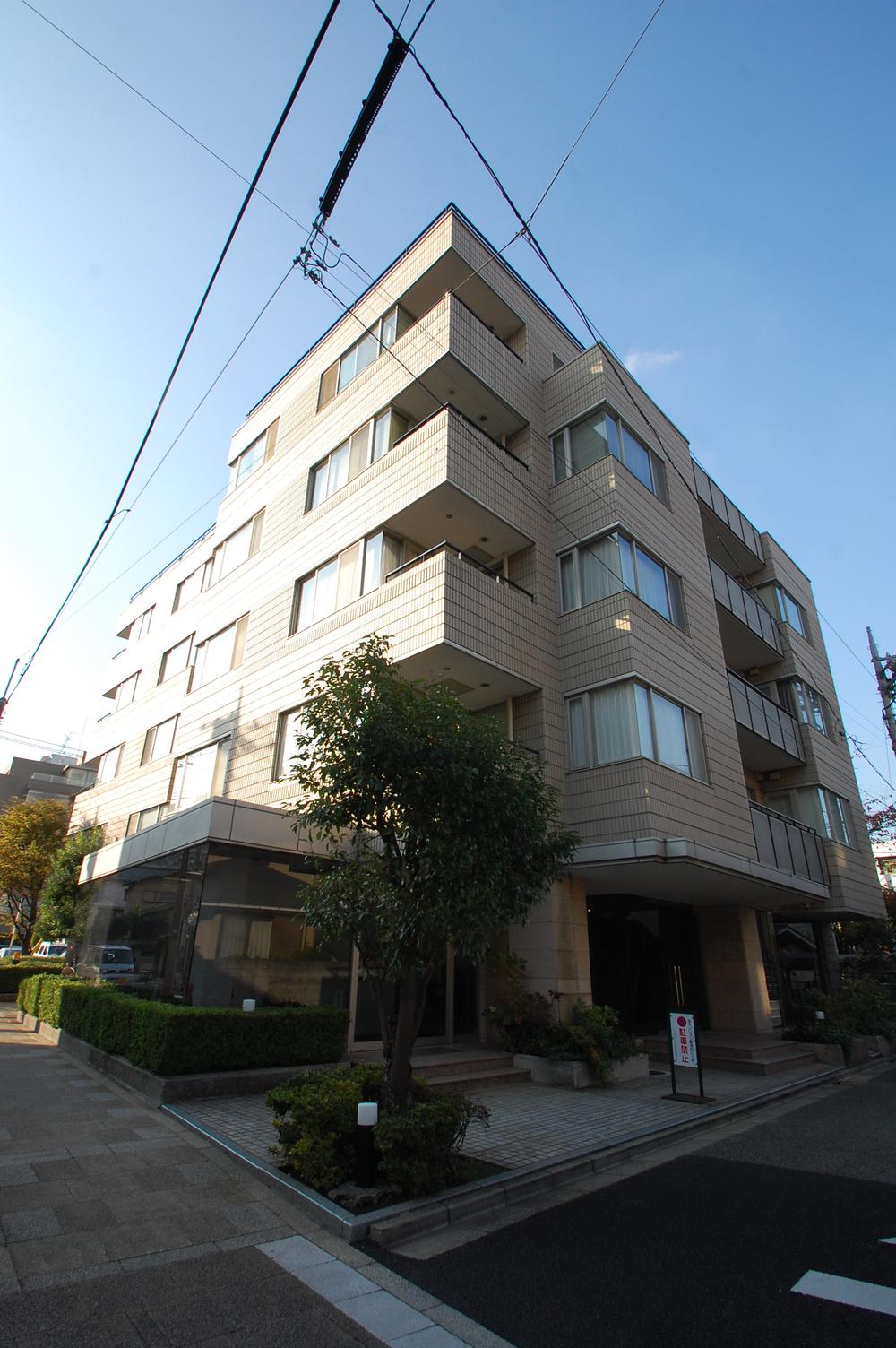 Local appearance photo