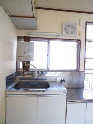 Kitchen. Cooking fun be! Gas stove is can be installed kitchen