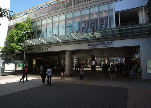 station. Odakyu line "Seijogakuen before" 700m to the station