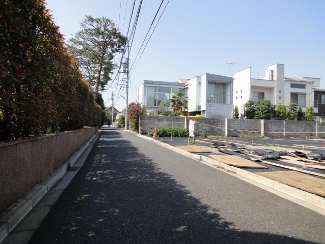 Local photos, including front road. Local (05 May 2013) Shooting