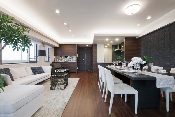 With a breadth of also about 19.0 tatami, Dining table and a large sofa 6 seater also with a margin you can layout