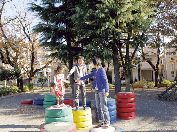 "Because easy to get to eight ways ring from the local, Family I want to go to various places in the car together, "said J's (about 900m to the ring eight ways)