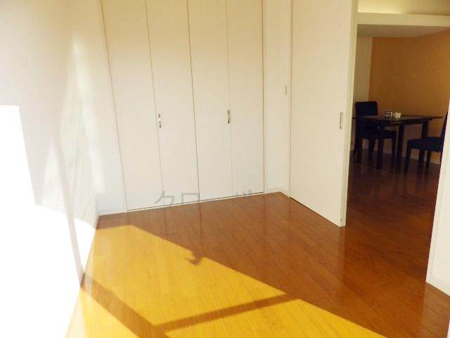 Other common areas. Sharing unit Corridor