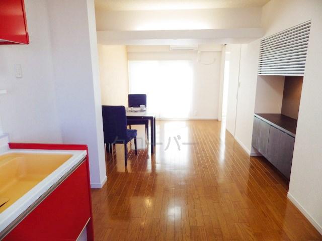 Living. Living from the kitchen