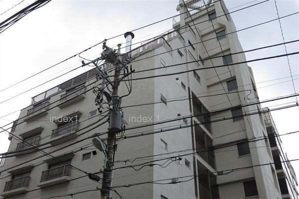 Local appearance photo. Sangenjaya is a good location, a 10-minute walk from the train station