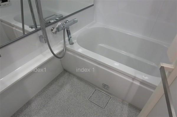 Bathroom. Healthy bus with a Reheating drying function