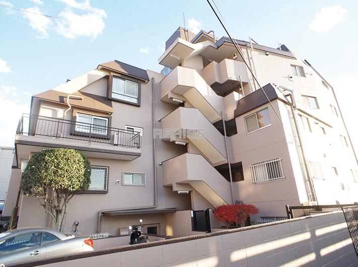 Local appearance photo. Seijo Gakuenmae a 10-minute walk from the train station