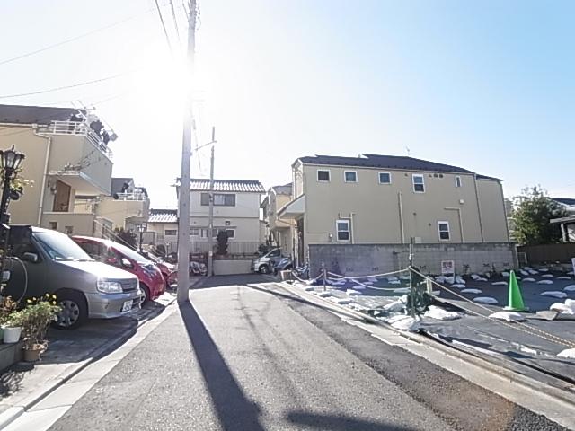 Local photos, including front road. Local (January 2014) Shooting