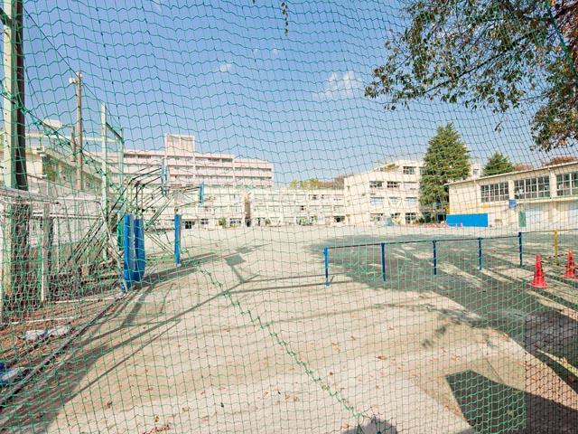 Primary school. 160m to Setagaya Ward Yoga Elementary School