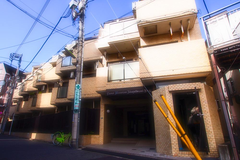 Local appearance photo. Local (11 May 2013) Shooting