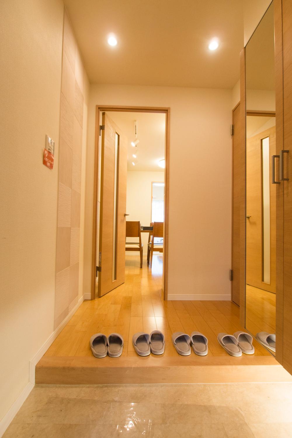 Entrance. Local (11 May 2013) Shooting