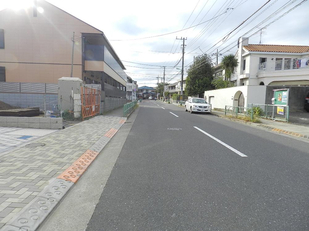 Local photos, including front road. Local (12 May 2013) Shooting