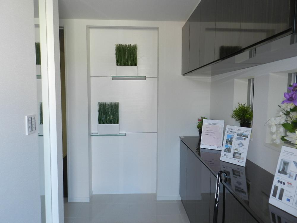 Entrance. Local (12 May 2013) Shooting