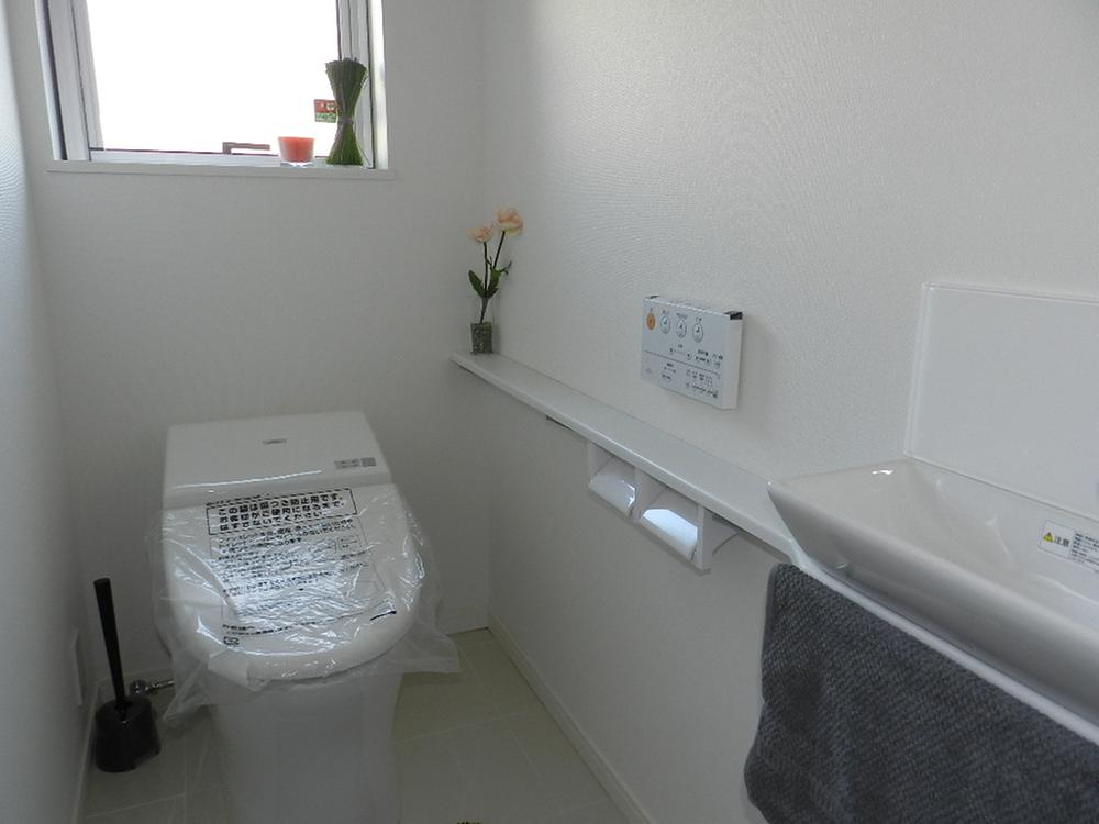 Toilet. Indoor (12 May 2013) Shooting