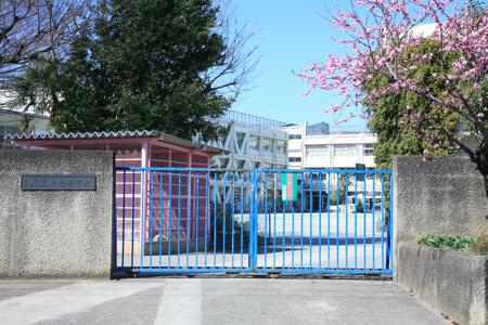 Primary school. 1104m to Setagaya Tateyama field elementary school