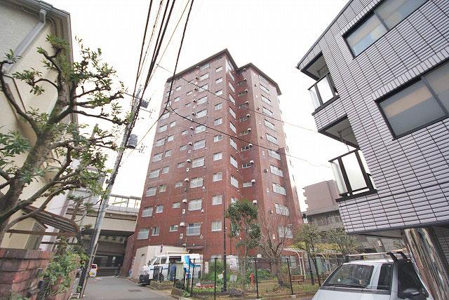 Local appearance photo. Local (12 May 2013) Shooting