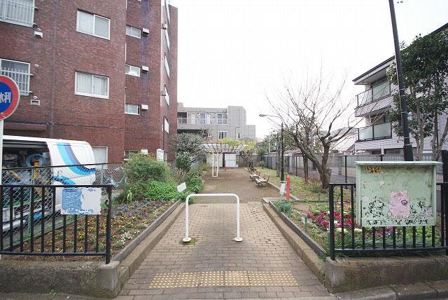 Local appearance photo. Local (12 May 2013) Shooting