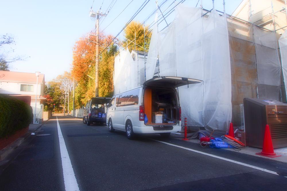 Local photos, including front road. Local (11 May 2013) Shooting