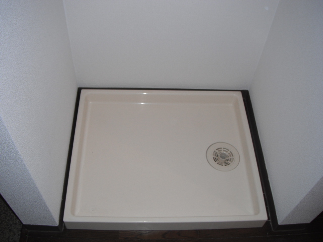 Other Equipment. Indoor Laundry Storage ☆ ☆