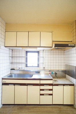 Kitchen. Convenient wide kitchen ☆