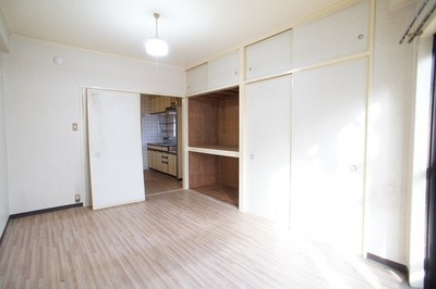 Living and room. Airy plenty of room ☆