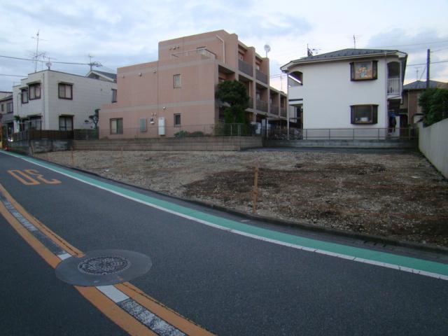 Local appearance photo. Local (11 May 2013) Shooting